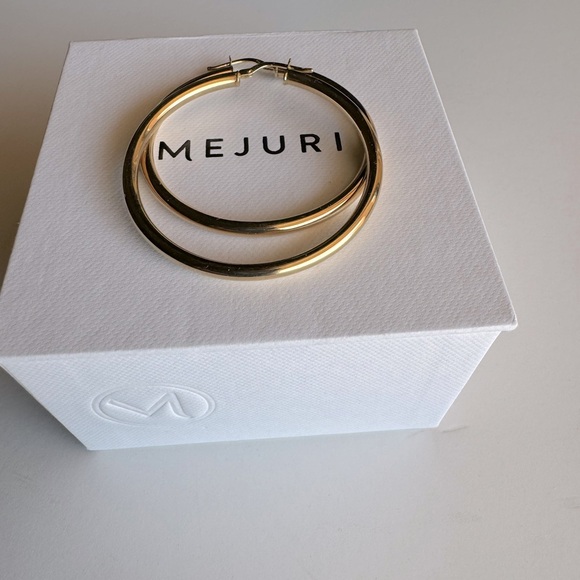 Mejuri 14k Large Tube Hoops - Picture 5 of 13